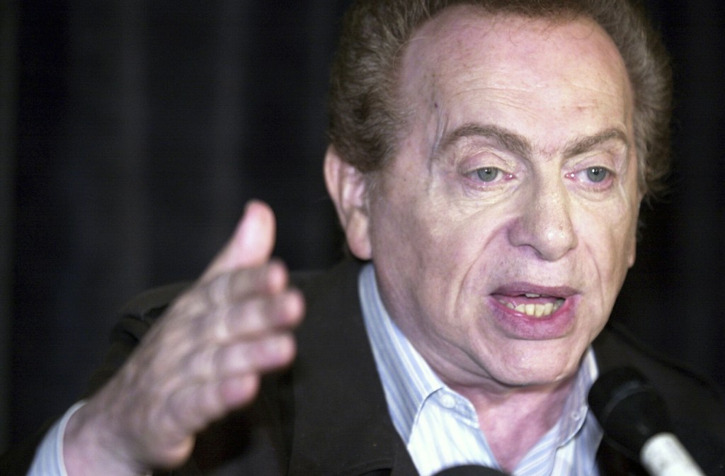 Jackie Mason, Comic Who Perfected Amused Outrage, Dies At 93